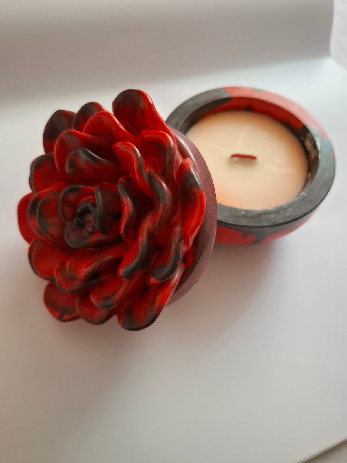 Libricina Shop | Candele jesmonite a forma di rosa