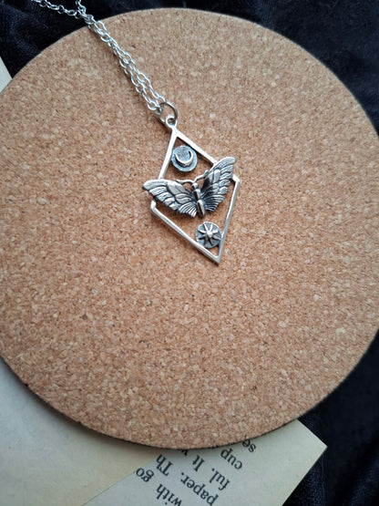 Libricina Shop | Collana con pendente Falena